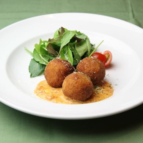 アランチーニ～トマトクリームソース～