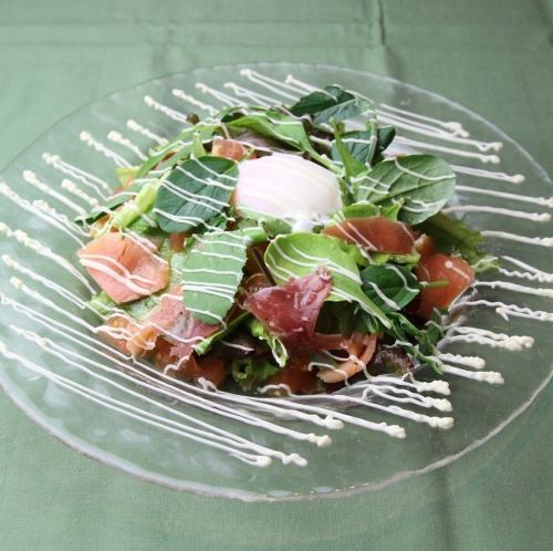 シーザーサラダ～半熟卵乗せ～