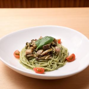 チキンとキノコのジェノベーゼ