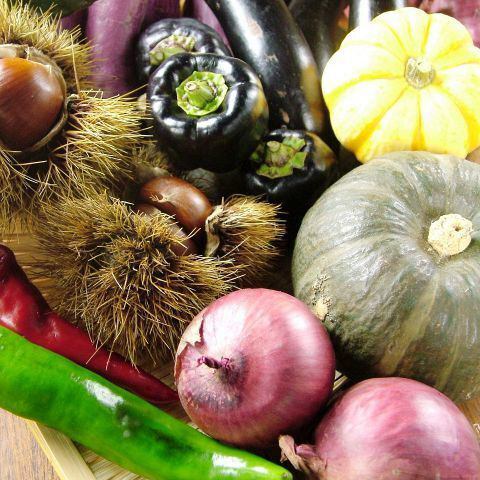 【旬の食材を贅沢に使用】