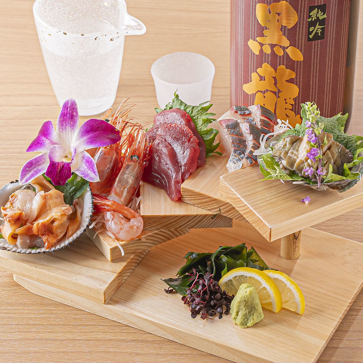 점주가 엄선한 신선한 해물을 준비하고 있습니다◎