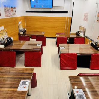Private tatami room and sunken kotatsu seating.It can accommodate approximately 20 to 30 people.Please feel free to contact us regarding the number of people.