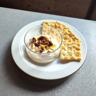 ハニーナッツチーズディップ