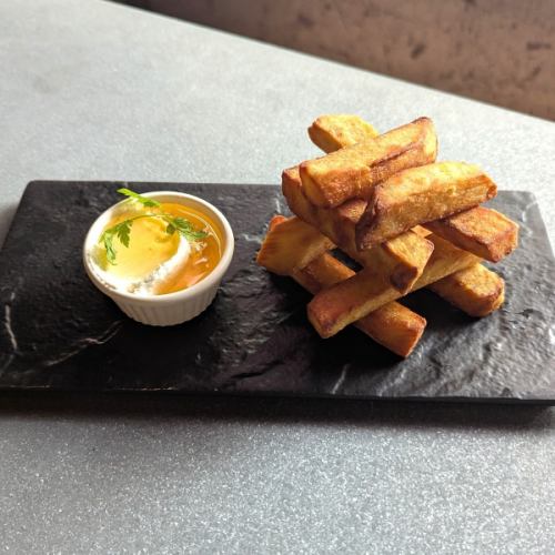 さつまいものフリット　マスカルポーネと蜂蜜