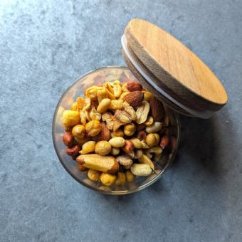 スパイシーミックスナッツ