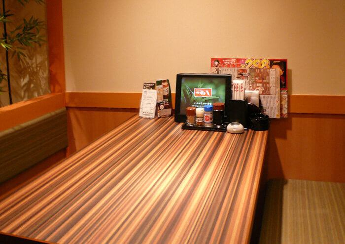 テーブル席の個室もあり！落ち着いた雰囲気のお席で人気です！！