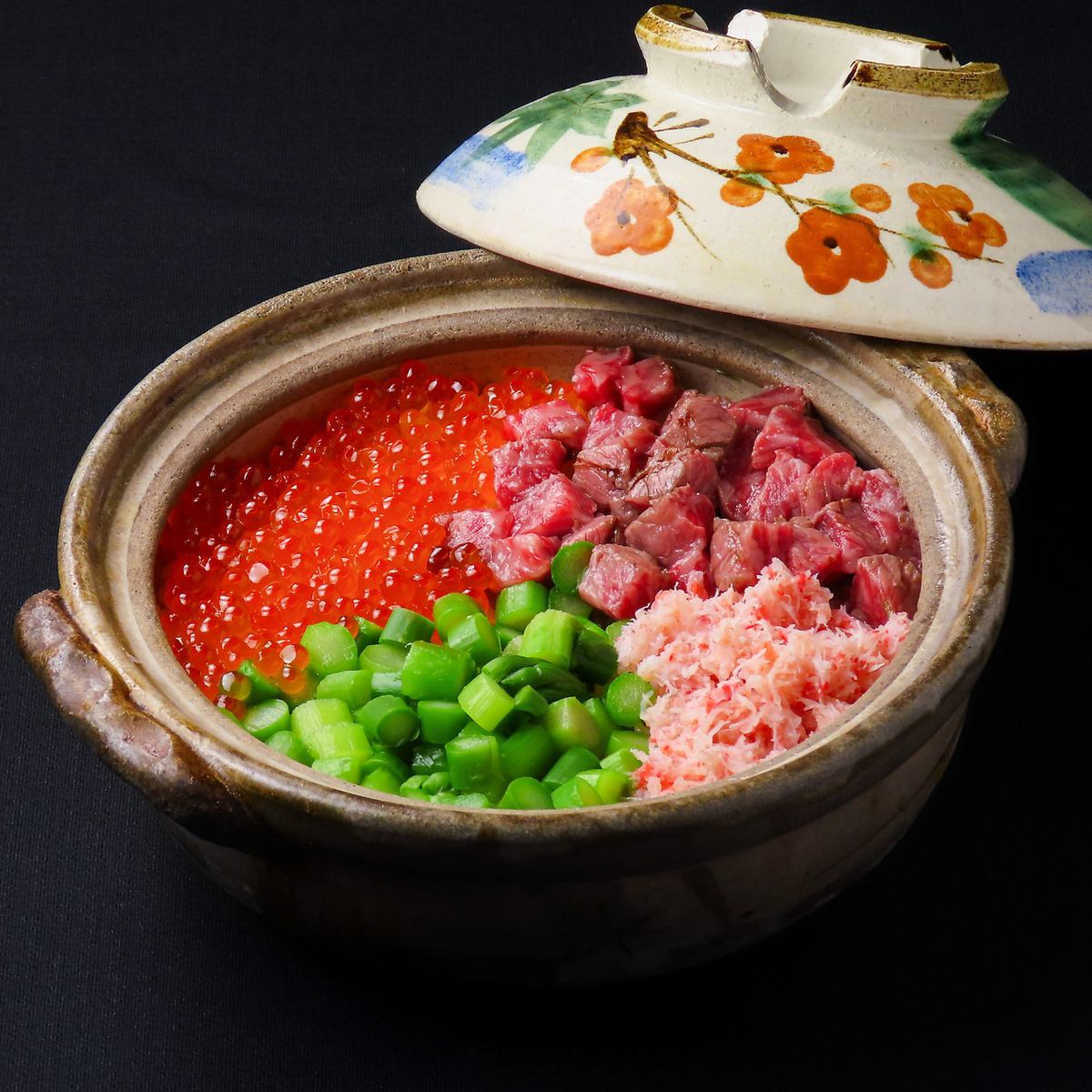 Enjoy grilled seafood and sea urchin shabu-shabu made with ingredients unique to Ehime Prefecture in a private room!