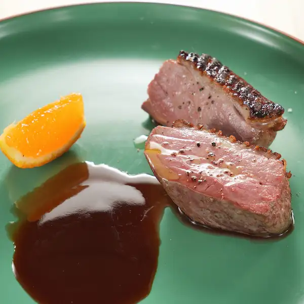 近江鴨　胸肉のハチミツロースト～ソースオランジュ～
