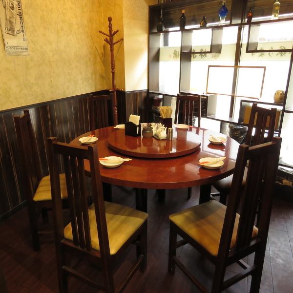 The round table seats are recommended for families, banquets, and girls-only gatherings.It's nice to be able to share delicious Chinese food with close friends, isn't it?♪ The round table is also fully equipped with private rooms for 4 to 8 people! Please feel free to contact us!