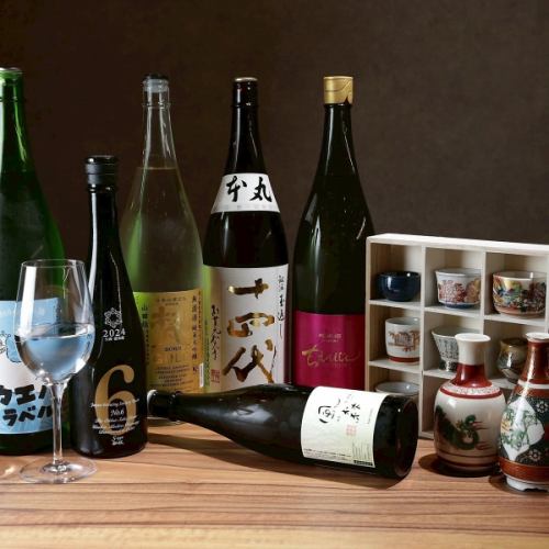 自慢の料理には厳選した30種類以上の日本酒とご一緒に◎