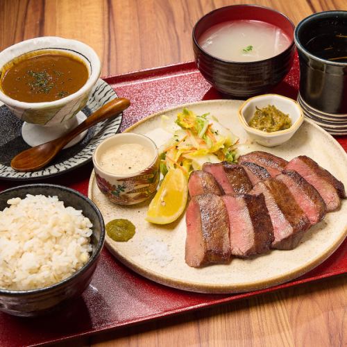 お昼ご飯に牛タンランチ★