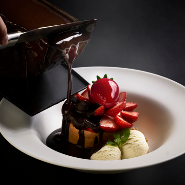 【目の前で仕上げる】 ショコラ・ラクレット& アフタヌーンティー (11:30の部)