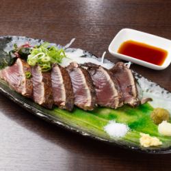 Straw-grilled raw bonito ~ salt-pounded ~