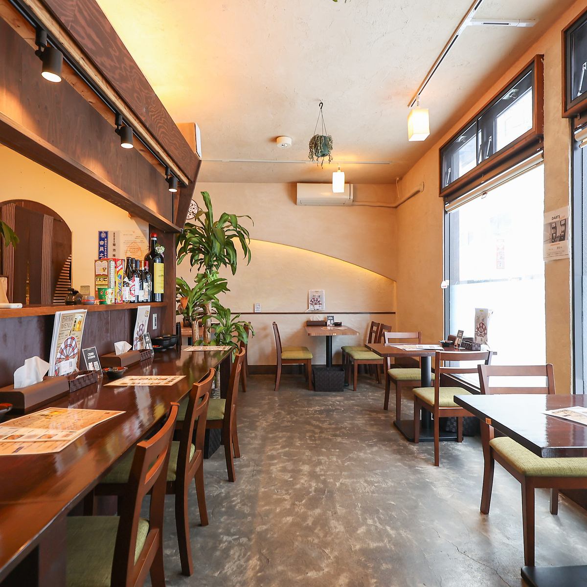 ダーツを楽しみながら美味しい料理も味わえる♪初心者でも安心なアットホームな雰囲気