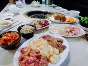 2,200 yen banquet course ☆ 2 hours ☆ 10 dishes including 5 kinds of hormones ☆ From 3 people ☆ Reservation 3 days in advance