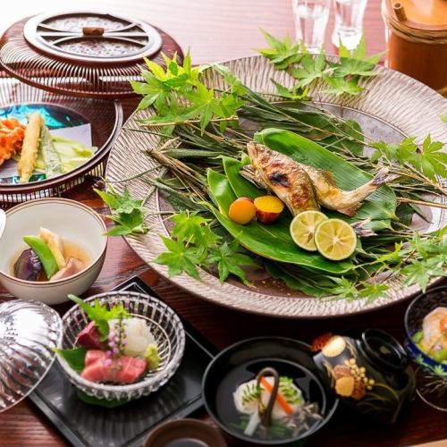 Kaiseki cuisine resting on eyes, tongue, heart