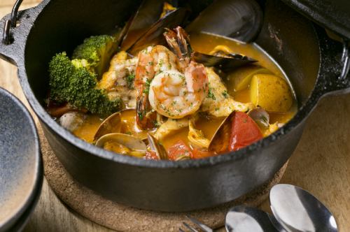 Seafood bouillabaisse course with 7 dishes, 2,300 yen including tax