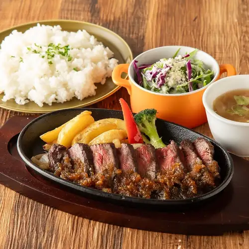 ハンギングテンダーステーキ オニオンソース