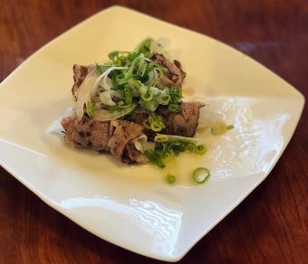 Lava-grilled beef with sudachi and green onions