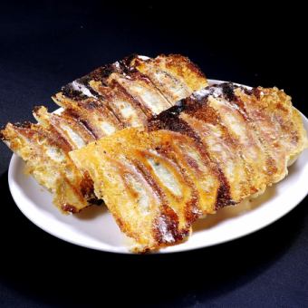 Fried gyoza (6 pieces) [with/without garlic and chives] each