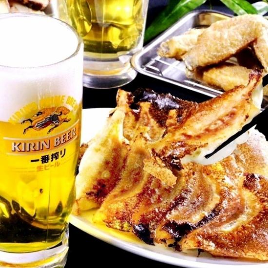 There are also many Chinese dishes on the menu! Beer and gyoza will be the perfect choice for tonight!