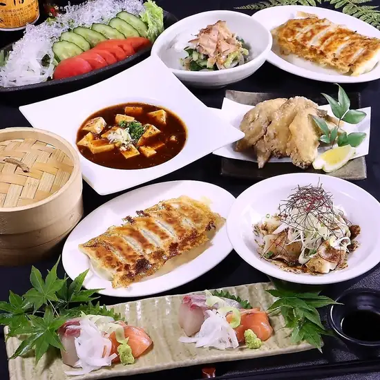 職人が1つ1つ手包みする名物『餃子』を堪能できる贅沢コース♪