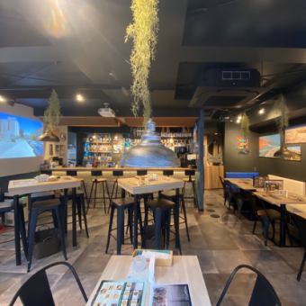 Keep the atmosphere of Israel.We have posted pictures of the beautiful scenery of the country! Enjoy the exotic atmosphere, Israeli cuisine, liquor and shisha.It is a calm interior with chic greenery that is hard to find in Sendai.Please use it for company banquets and private drinking parties.