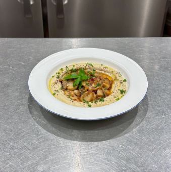 フムスの焼きキノコ添え(+1ピタ付き)《Vegan》