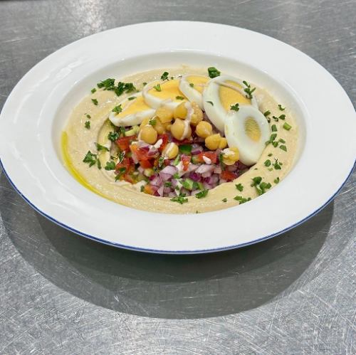 フムスのサラダ&エッグ添え(+1ピタ付き)《Vegan》