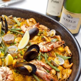 [Weekday Lunch] Free cafe included! Five dishes including Iberian pork, mini paella, and dessert + two glasses of sparkling wine
