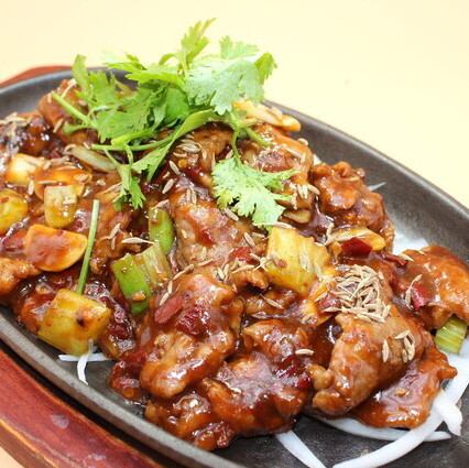 本格四川料理！ラム肉とクミンと山椒の鉄板焼き