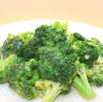 ブロッコリーのにんにく炒め