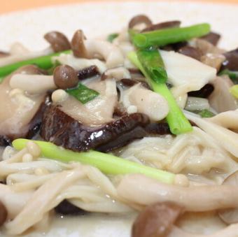 四種類キノコの香味炒め