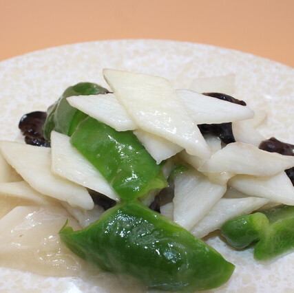 キクラゲと山芋の塩味炒め