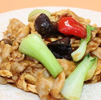 豚肉とキクラゲ、玉子の香味炒め