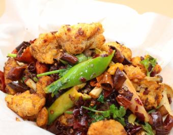 鶏唐揚げと山椒唐辛子炒め