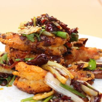 殻付き大エビの四川香辛料揚げ