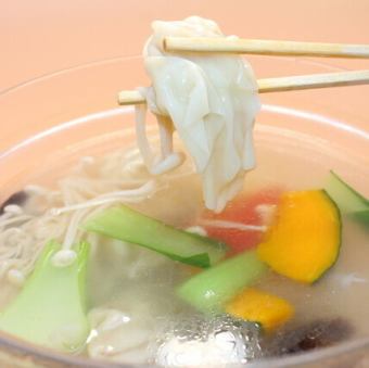 自家製ワンタンスープ