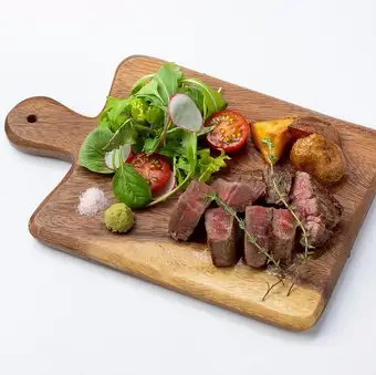 Today's domestic beef steak (100g)