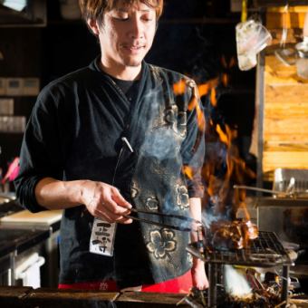 The counter seats that you can easily enter from one person, you can see the cooking scene of the staff in front of you ♪ Please see the cooking scenery that you can not usually see, such as charcoal grilling brilliantly and finishing carefully prepared!