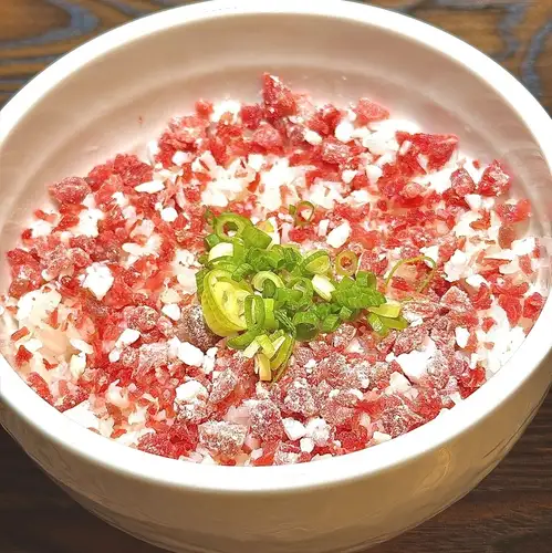 Hokkaido-produced beef fatty tuna rice bowl