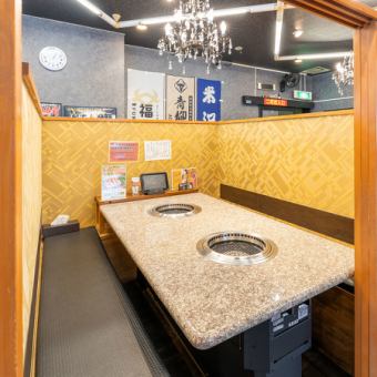 1階席6名半個室テーブル
