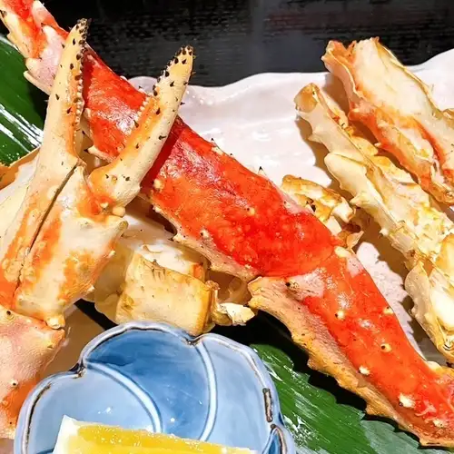 烤帝王蟹腿和蟹钳
