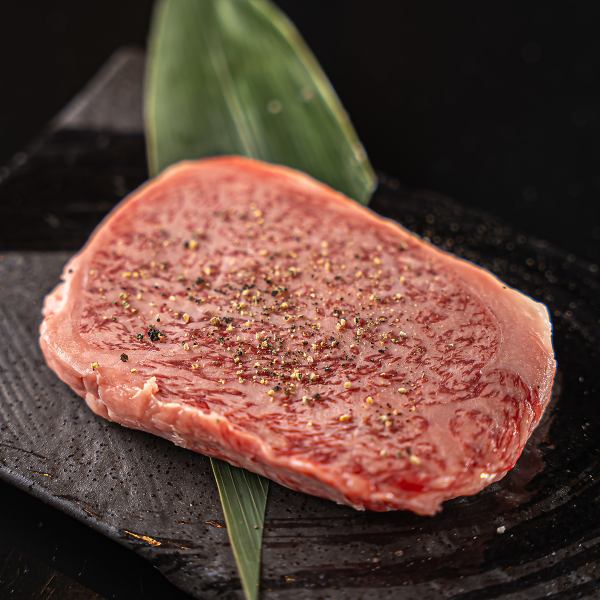 {The impact and thickness will get you excited} Goto beef rib eye steak, approx. 200g, 3,500 yen (tax included)