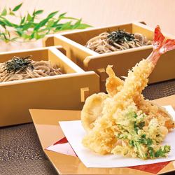 Large Shrimp Tempura Soba Noodles [Take] 2-tier