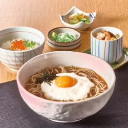 とろろそばとしらすといくらミニ丼セット