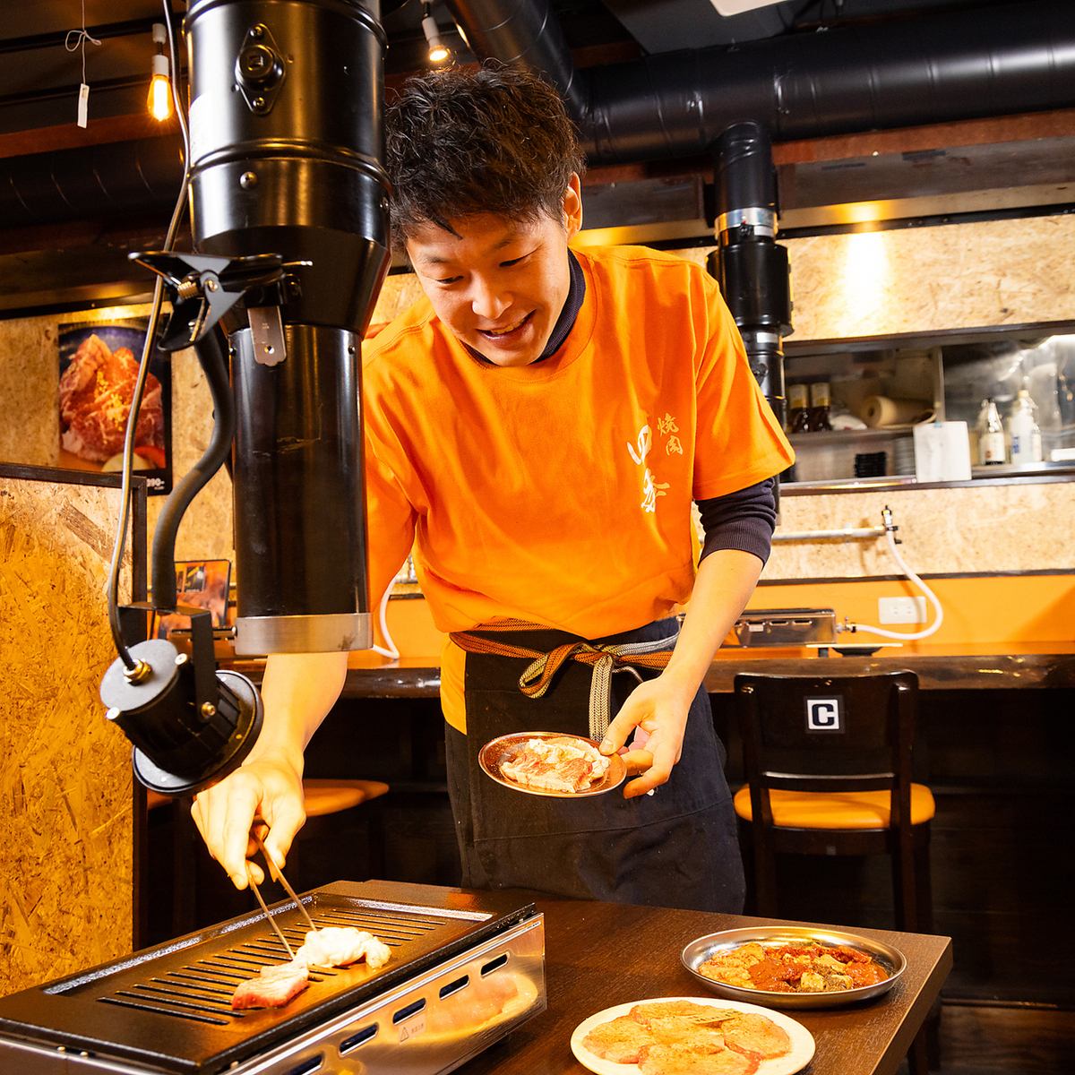 明るい店内でこだわりの焼肉をお楽しみください◎