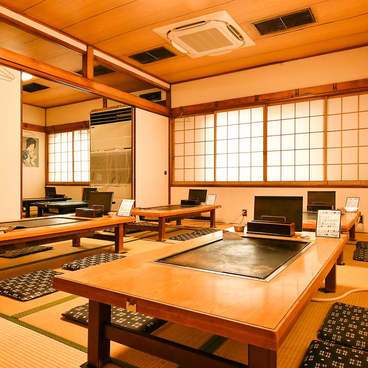 The tatami room on the 2nd floor can be rented out as a private room for 10 people or more!