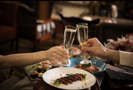 記念日コース　～特別な日に、特別な人、と素敵な時間を～　2時間飲み放題付き、お食事７品