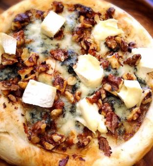 ゴルゴンゾーラとはちみつのピザ